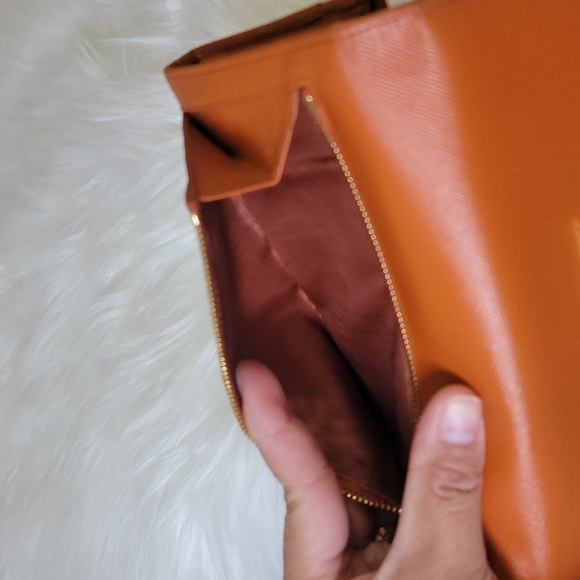 PRADA - Picture 16 of 16